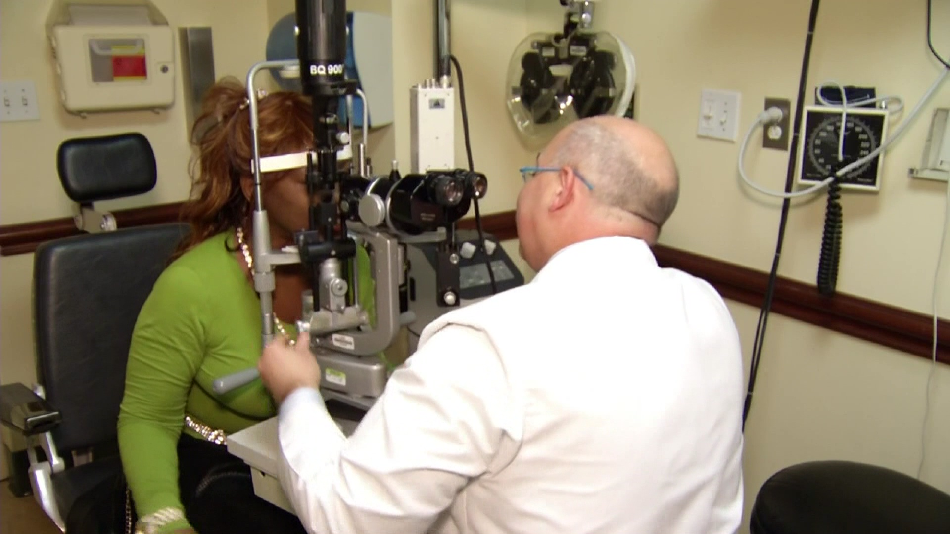 Read more about the article FAQs on Laser Eye Surgery